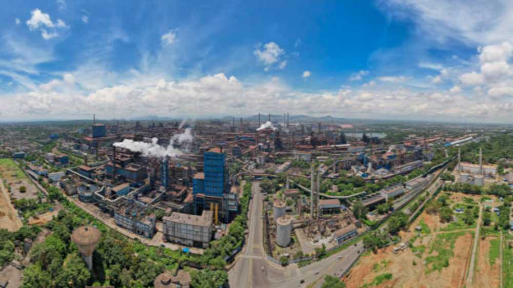Maharashtra richest districts 2025